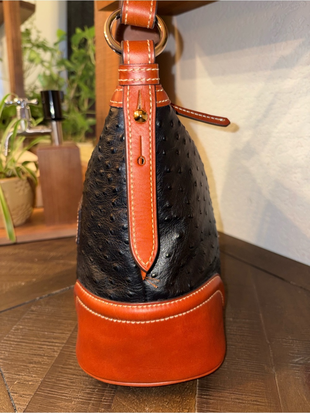 NWOT Dooney & Bourke Ostrich Embossed Leather Hobo Shoulder Bag Black & Cognac - Picture 9 of 14